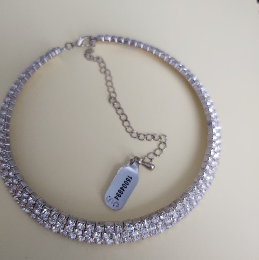 FINAL DISCOUNT Rhinestone 3 Row Adjustable Choker - Picture 5 of 8